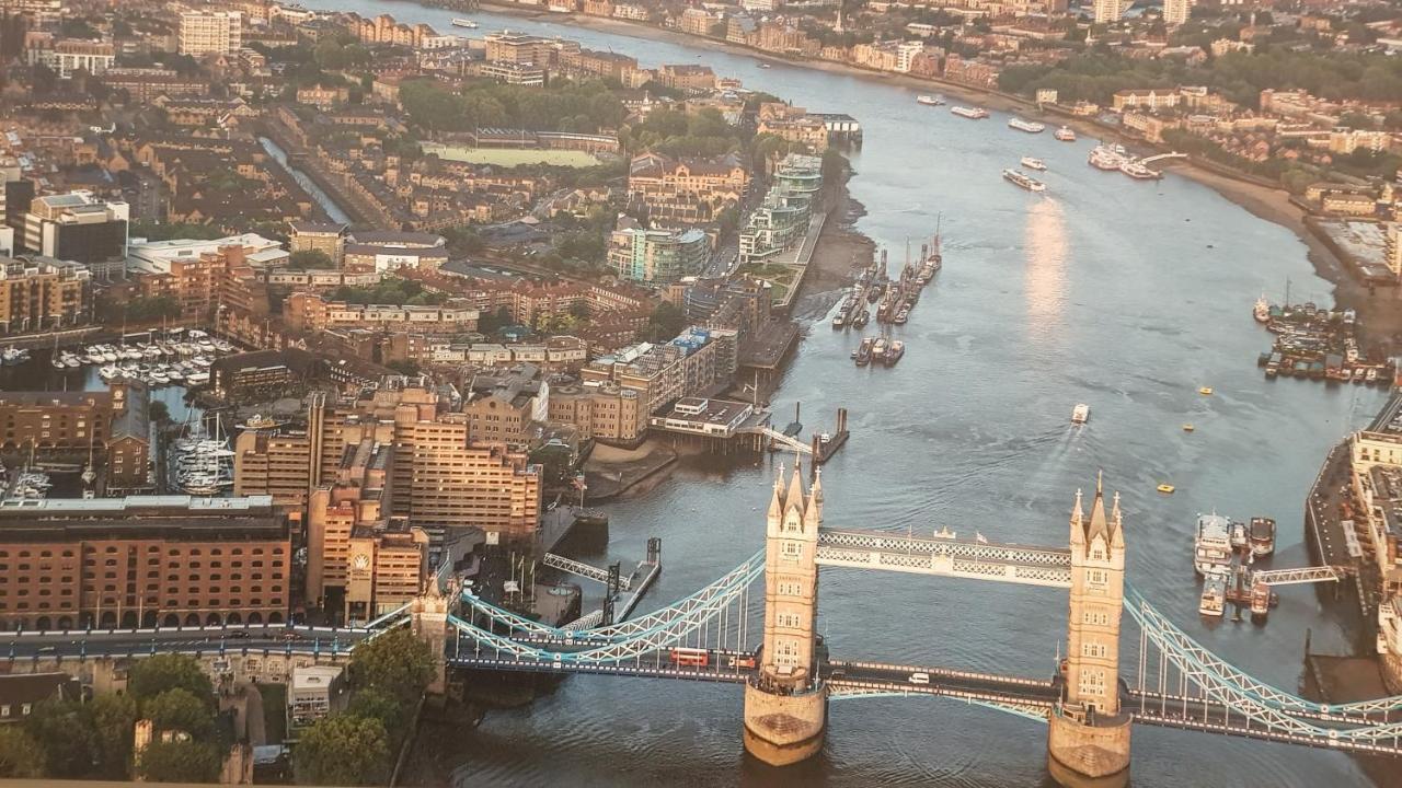 Stunning Massive Bedroom +Direct Thames River View Лондон Экстерьер фото