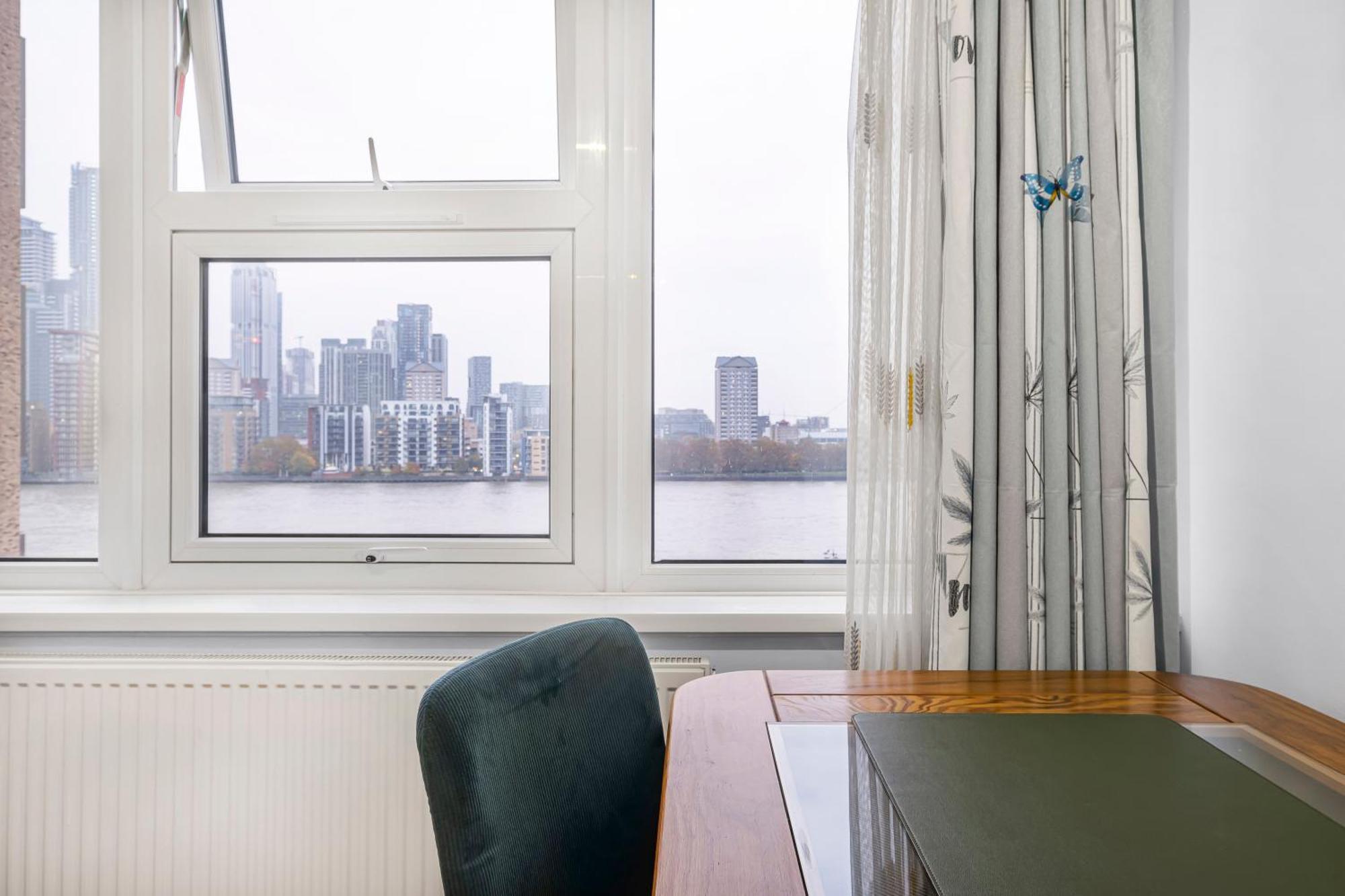 Stunning Massive Bedroom +Direct Thames River View Лондон Экстерьер фото