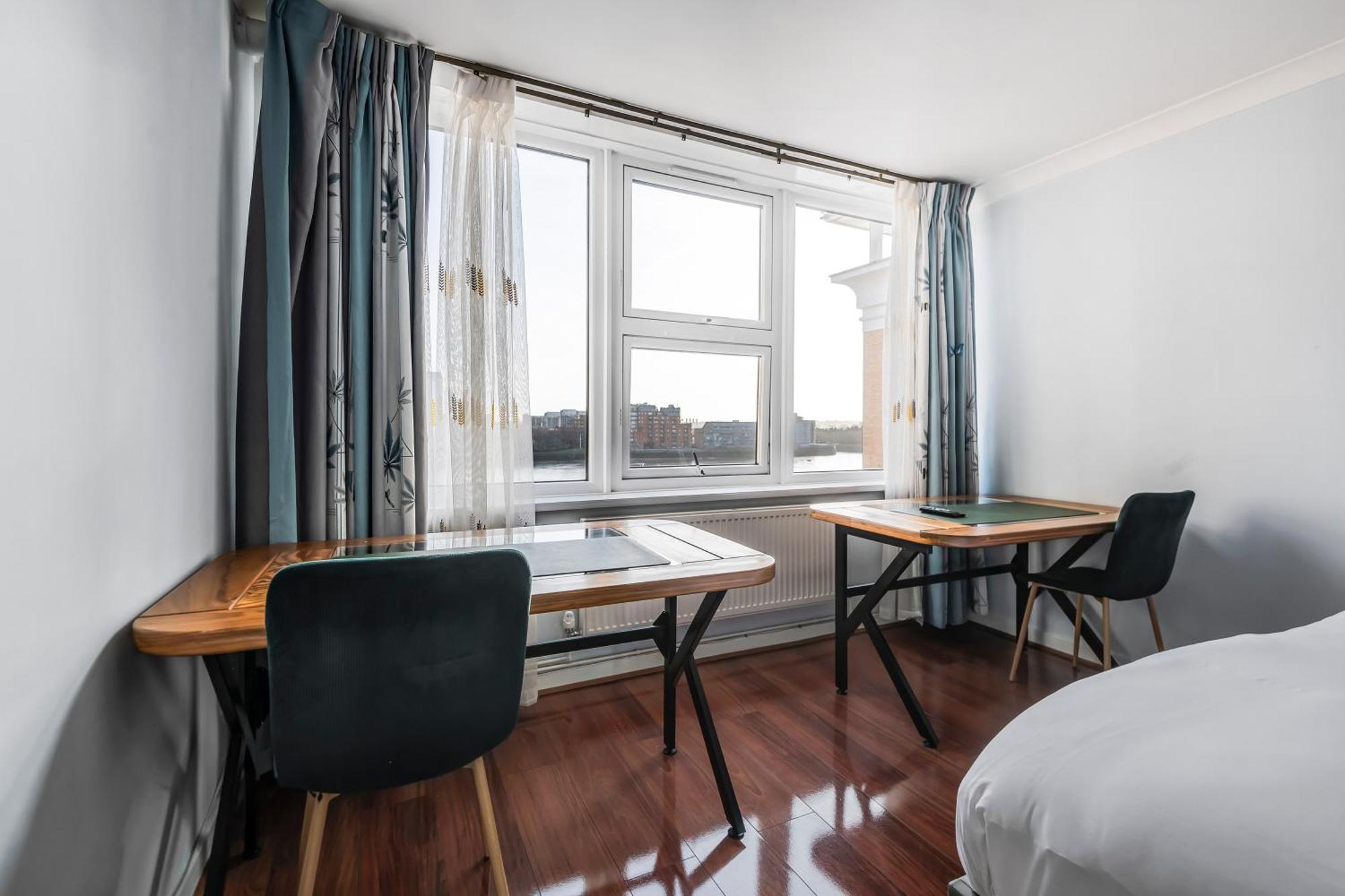 Stunning Massive Bedroom +Direct Thames River View Лондон Экстерьер фото